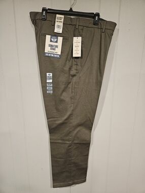 Dockers Signature Khaki Mens 40x30 Classic Fit Pants Olive Green Lux Cotton NWT